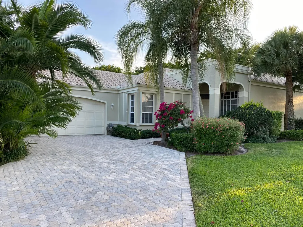 2545 Players Court Wellington FL 33414