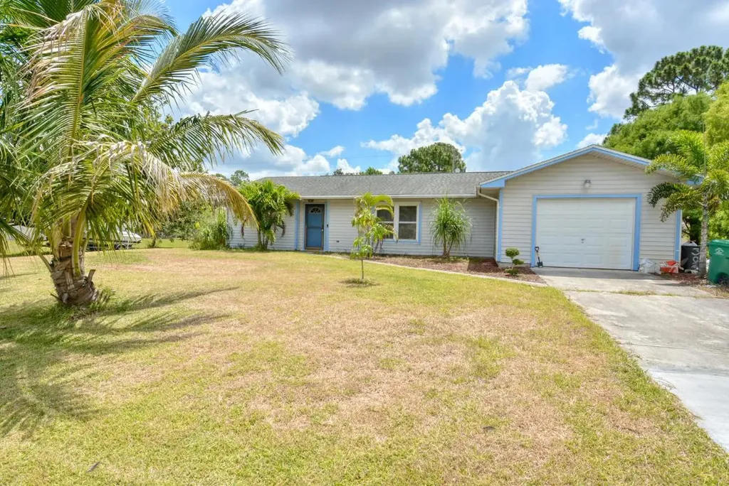 3021 SW Segovia Street Port St Lucie FL 34953