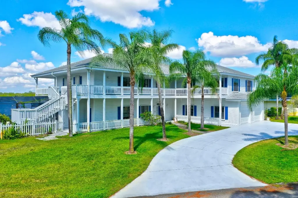 1001 SE Kitching Cove Lane Port St Lucie FL 34952