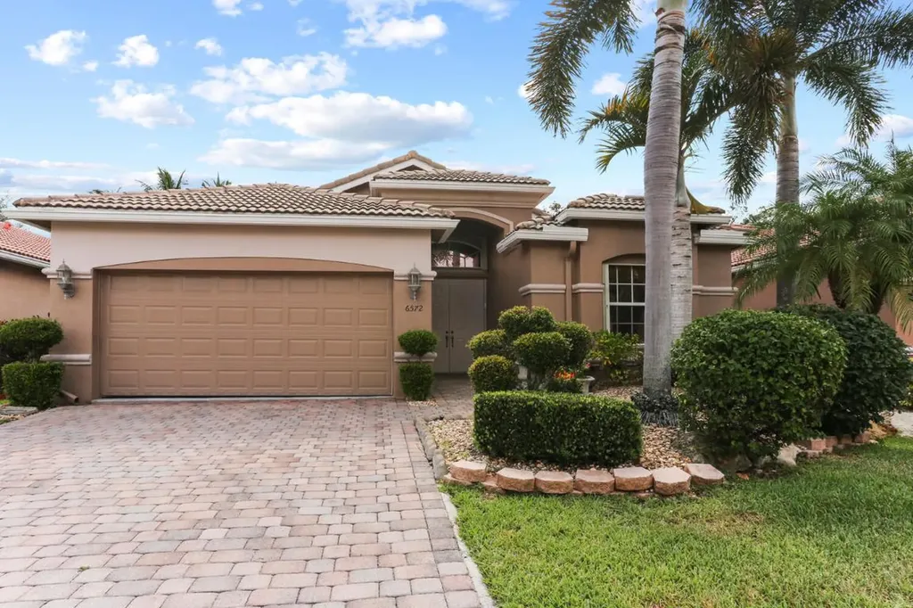 6572 Via Alfieri Lake Worth FL 33467