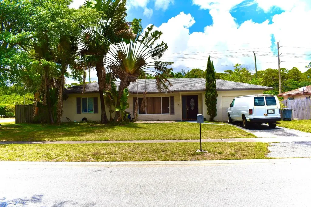 10241 Dorchester Drive Boca Raton FL 33428