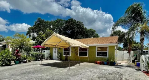 122 E 22nd Court Riviera Beach FL 33404