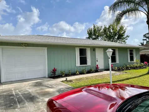 721 SE Evergreen Terrace Port St Lucie FL 34983