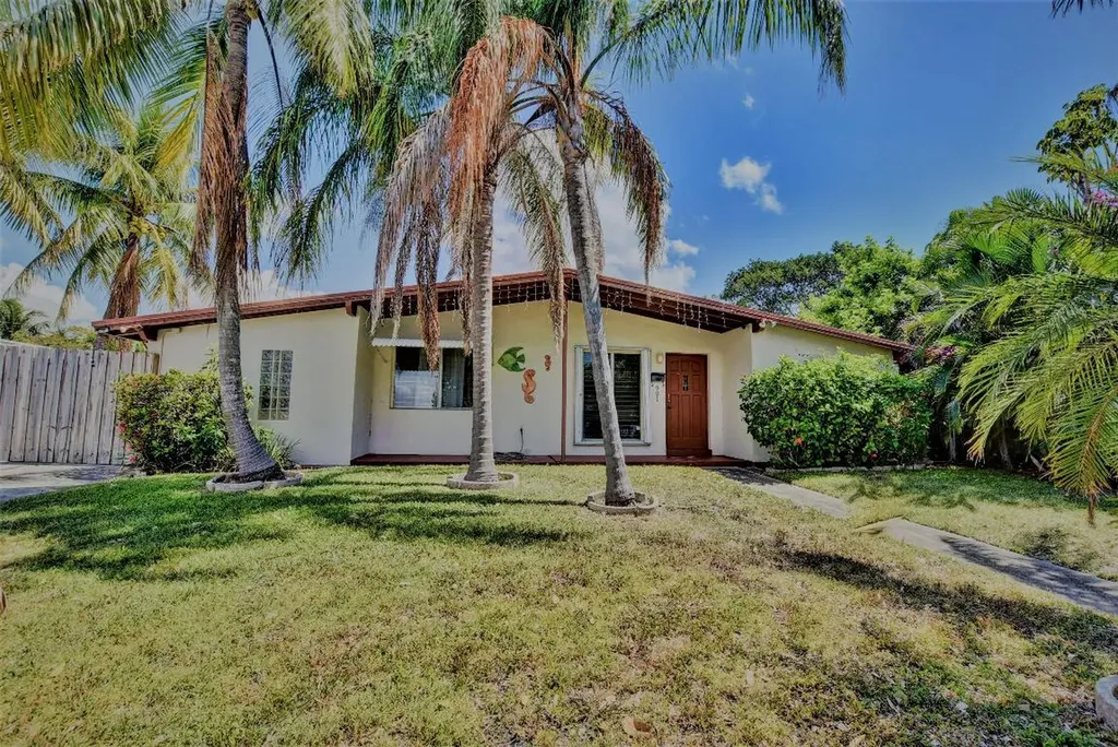 901 W Bloxham Street Lantana FL 33462
