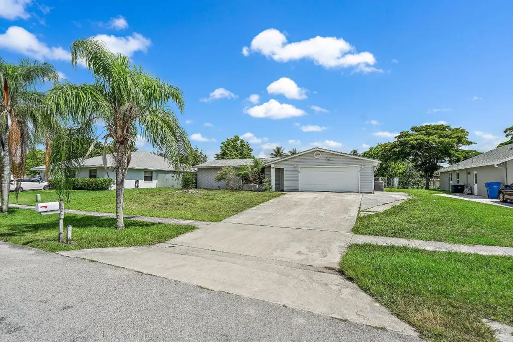126 Valencia Street Royal Palm Beach FL 33411
