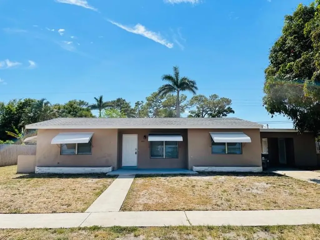 1801 Crest Drive Lake Worth FL 33461