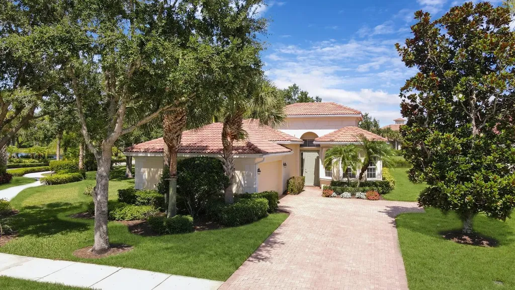 9102 Champions Way Port St Lucie FL 34986