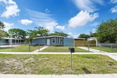 140 SE Solaz Avenue Port St Lucie FL 34983