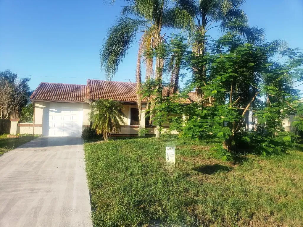 541 SW Dalton Circle Port St Lucie FL 34953