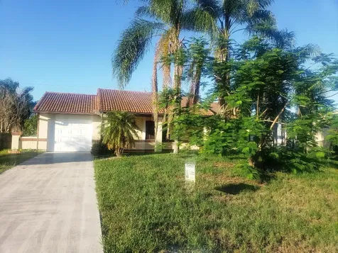 541 SW Dalton Circle Port St Lucie FL 34953