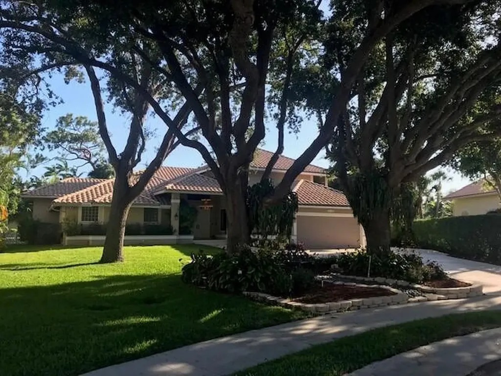 1100 SW 19th Avenue Boca Raton FL 33486