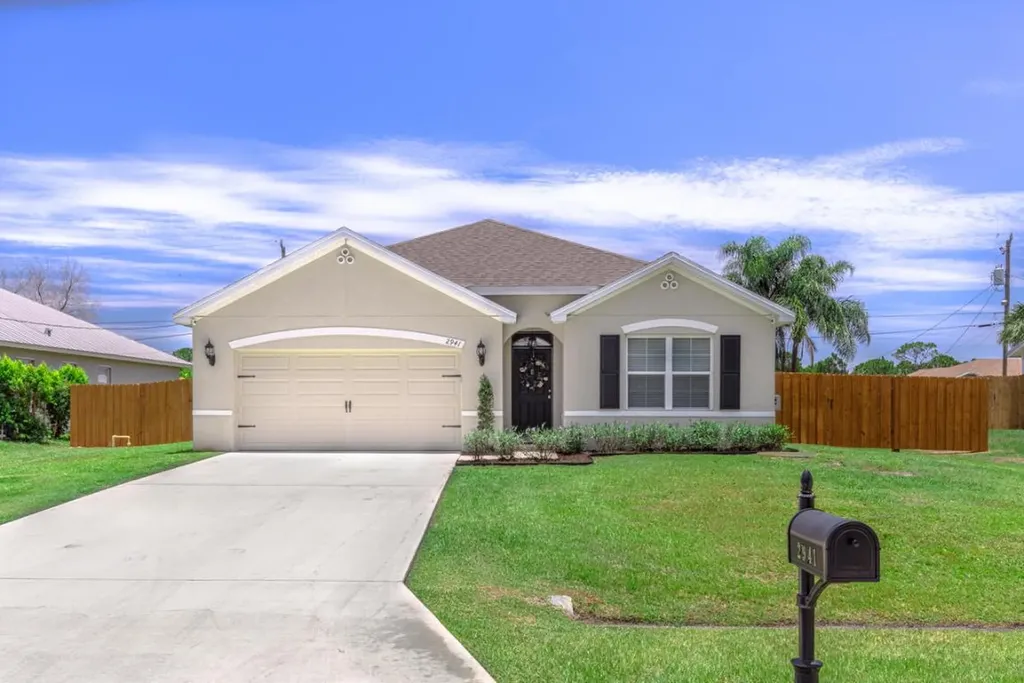 2941 SW Bright Street Port St Lucie FL 34953