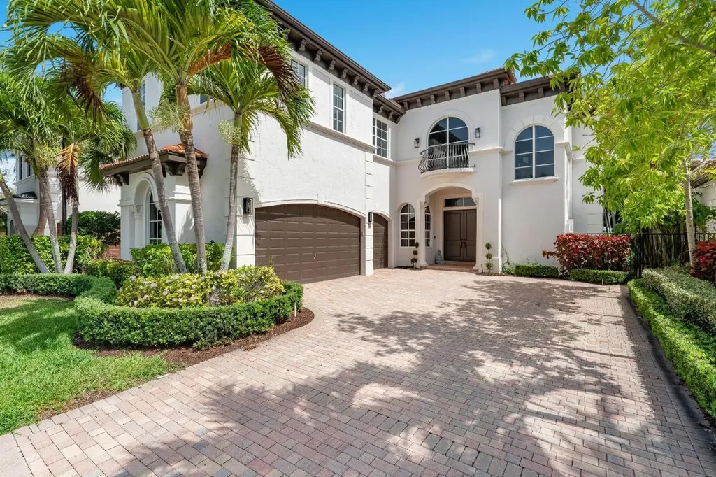 6221 Via Venetia N Delray Beach FL 33484