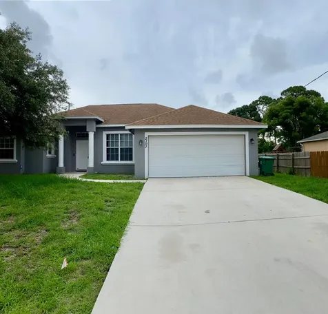 2101 SE Lucca Street Port St Lucie FL 34952