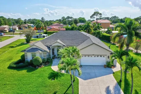 1492 SE Nancy Lane Port St Lucie FL 34983