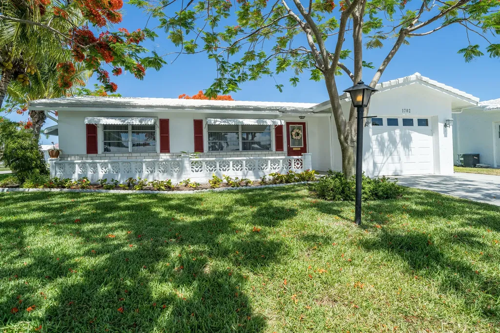 1702 SW 22nd Street Boynton Beach FL 33426