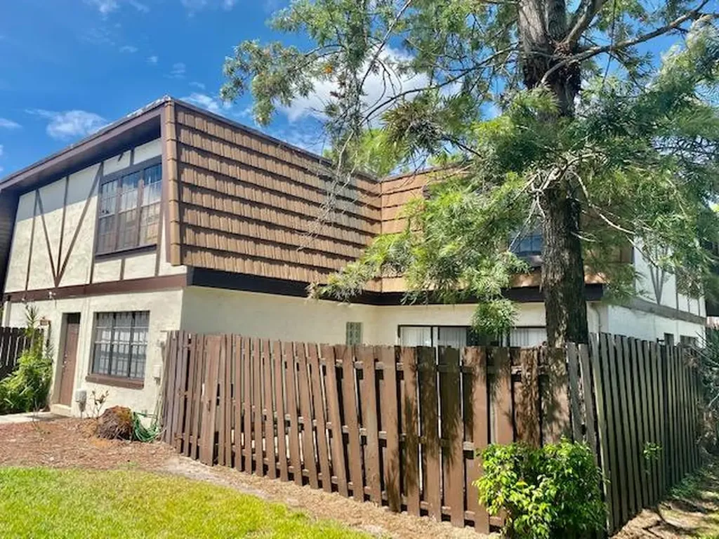 102 Weybridge Circle Royal Palm Beach FL 33411