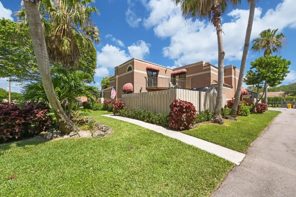 6107 Seven Springs Boulevard Greenacres FL 33463