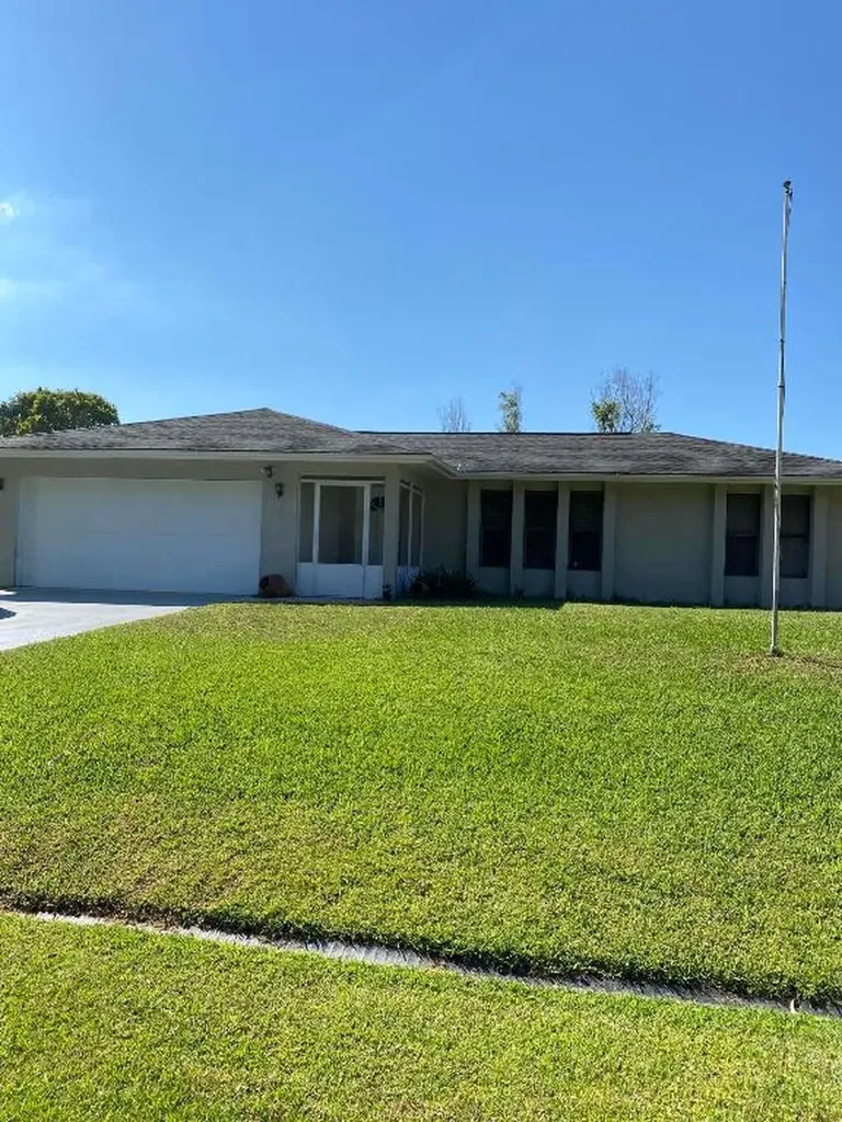 625 SE Faith Terrace Port St Lucie FL 34983