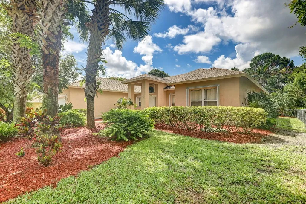 1756 SW Cascade Road Port St Lucie FL 34953