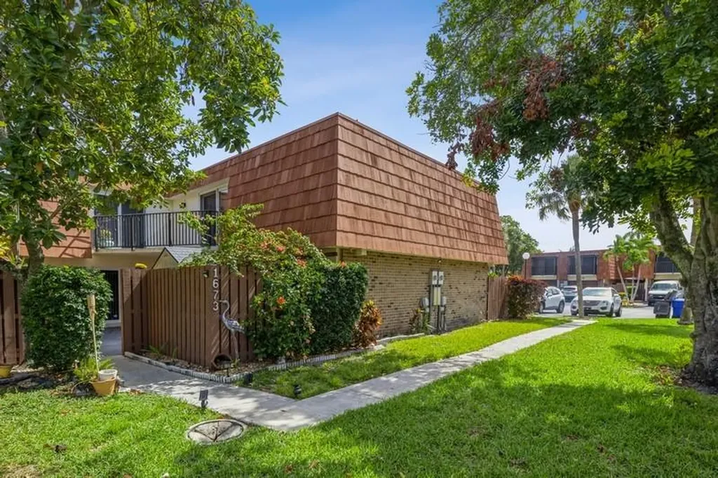 1673 Coral Avenue North Lauderdale FL 33068
