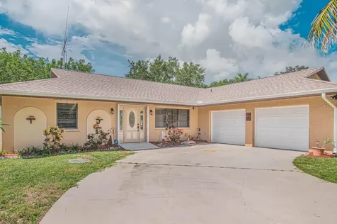 310 SE Bayview Terrace Port St Lucie FL 34983