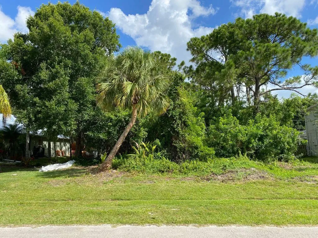 119 SW Donna Terrace Port St Lucie FL 34984