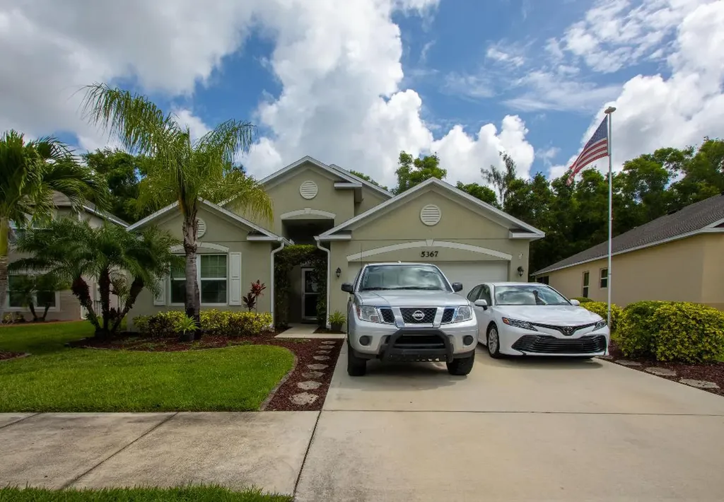 5367 NW Wisk Fern Circle Port St Lucie FL 34986