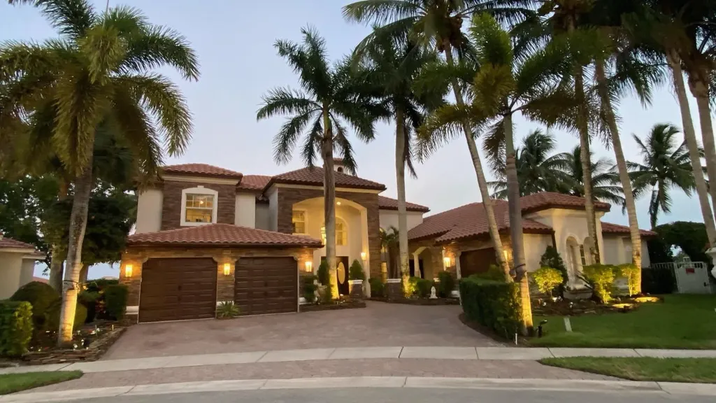 9880 Via Bernini Lake Worth FL 33467