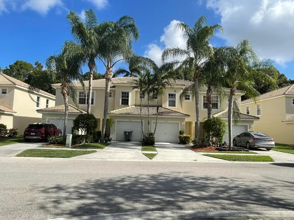 9758 Lago Drive Boynton Beach FL 33472