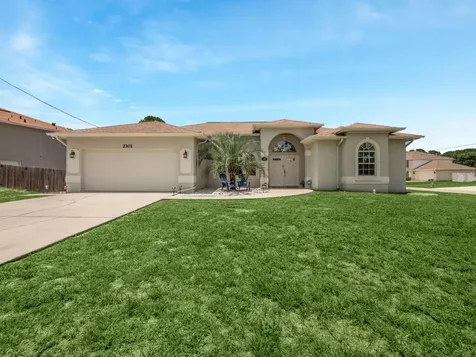 2101 SW Alloway Avenue Port St Lucie FL 34953