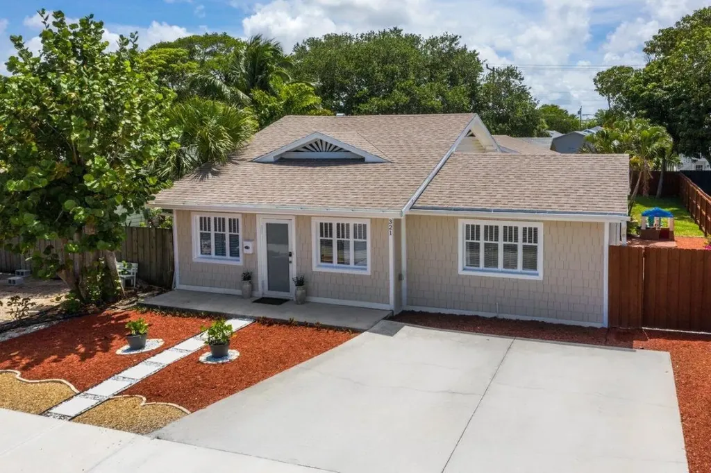 321 S L Street Lake Worth Beach FL 33460
