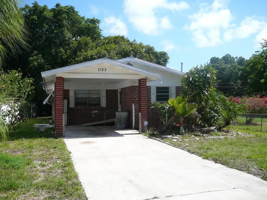 1123 Pine Avenue Fort Pierce FL 34982