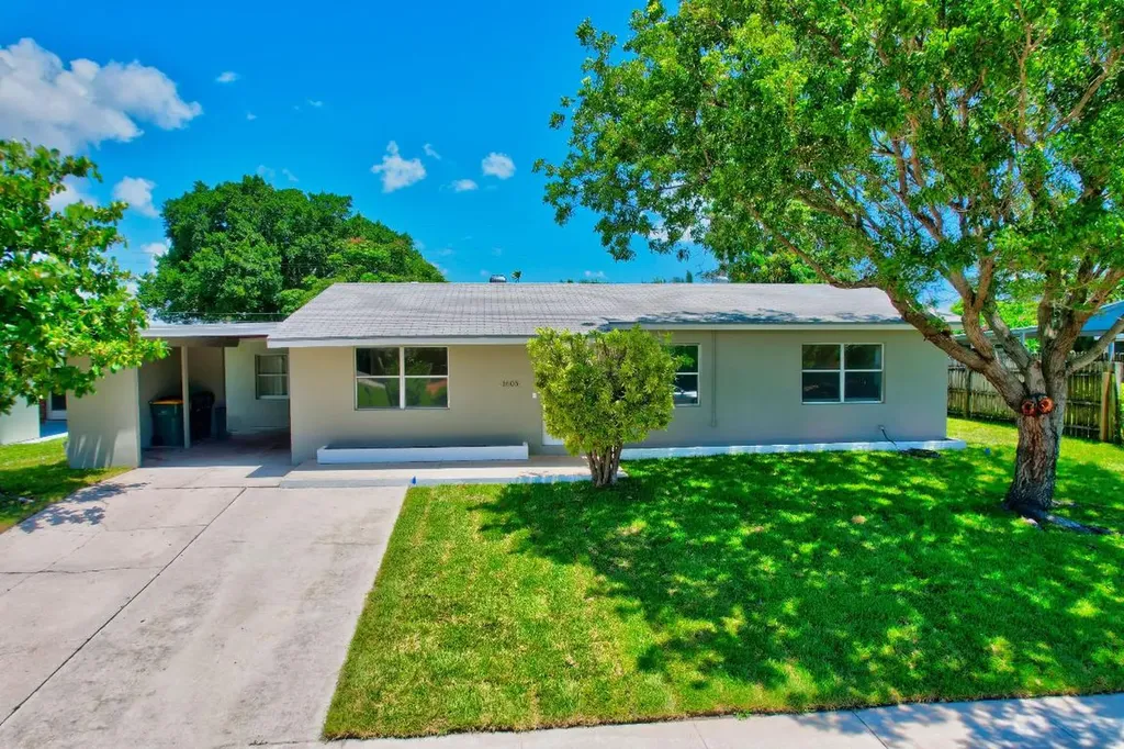 1605 Nanette Court Lake Worth Beach FL 33461