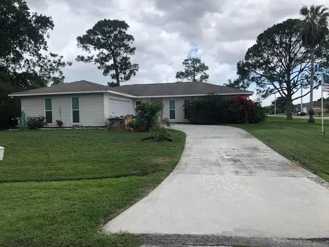 2402 SE Blackhorse Street Port St Lucie FL 34984