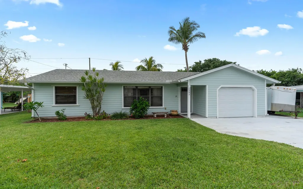 1582 NE Maureen Court Jensen Beach FL 34957