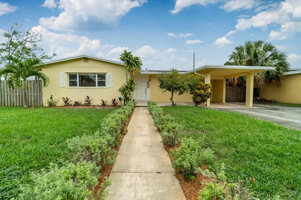 1208 W Broward Street Lantana FL 33462