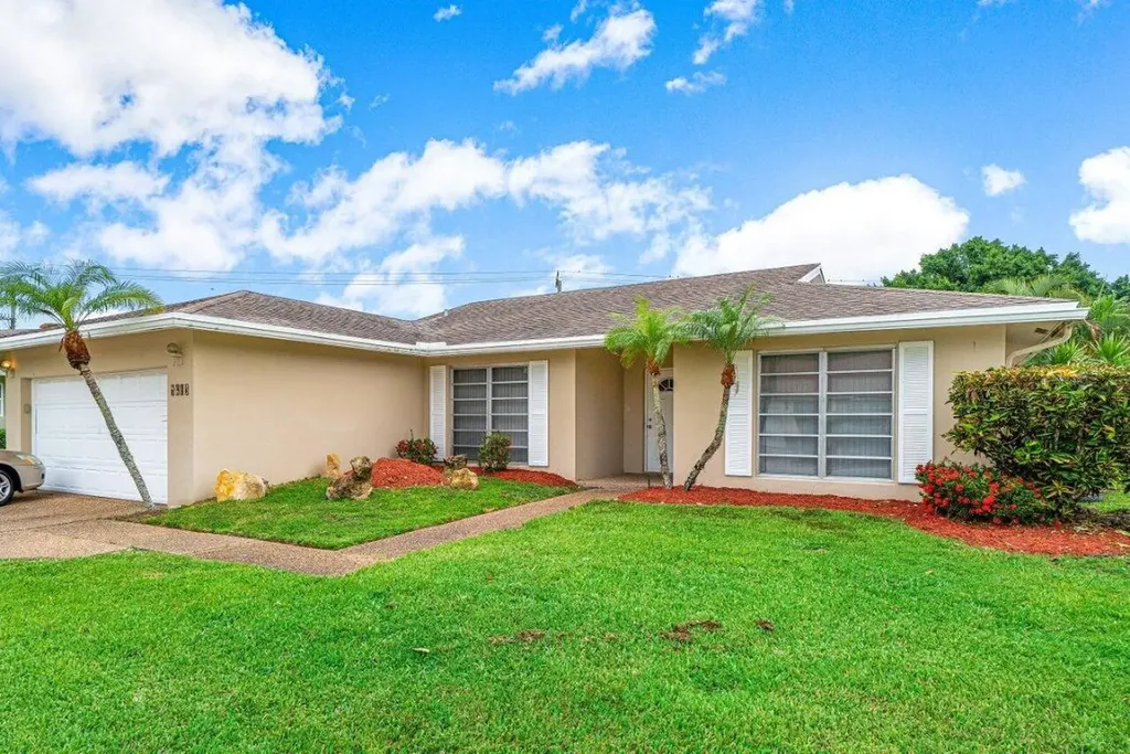 4613 Norfolk Island Pine Drive Tamarac FL 33319