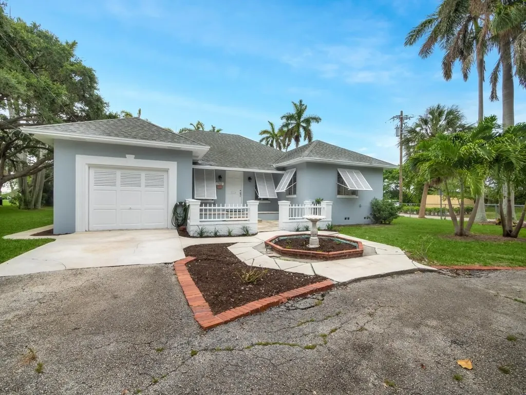 702 N Golfview Road Lake Worth Beach FL 33460