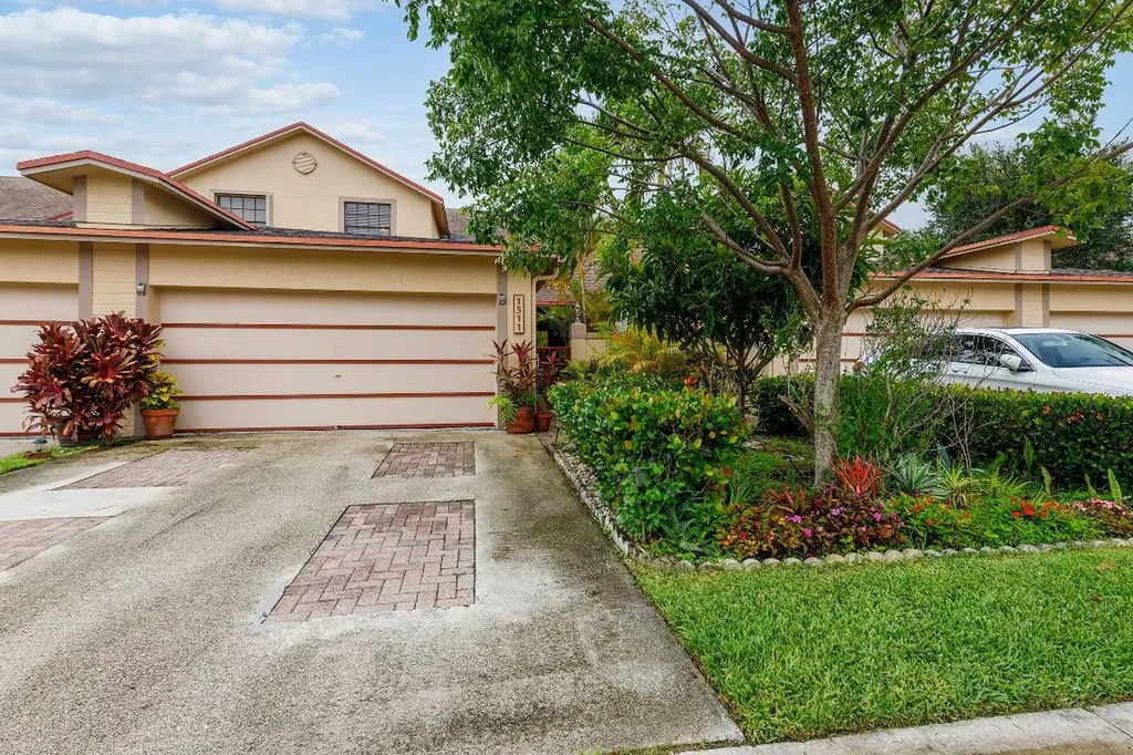 1511 Landings Boulevard Greenacres FL 33413