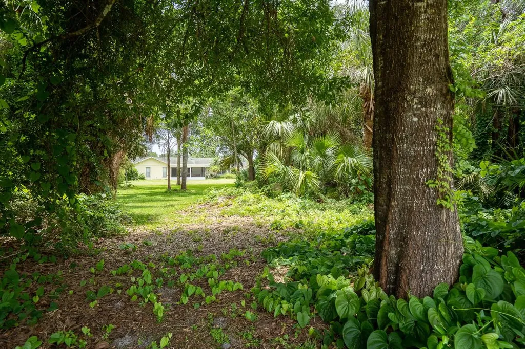 661 Ervin Street Sebastian FL 32958