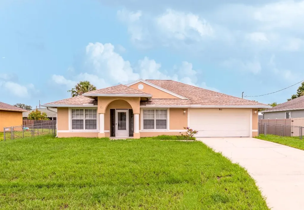 911 SW Haleyberry Avenue Port St Lucie FL 34953