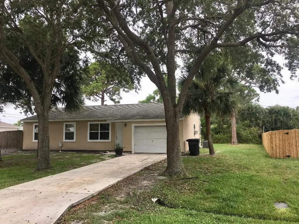 1774 SE Duma Terrace Port St Lucie FL 34952