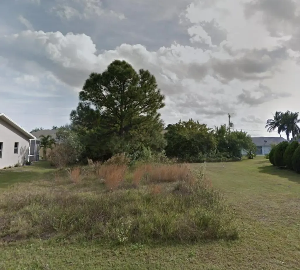 2496 SE Sapelo Avenue Port St Lucie FL 34952