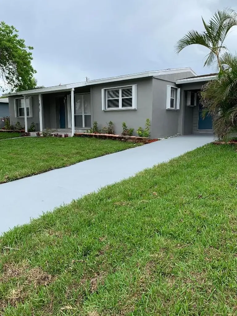 1821 Moor Drive Lake Worth Beach FL 33461