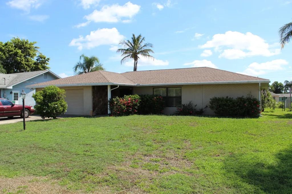 233 SE Whitmore Drive Port St Lucie FL 34984