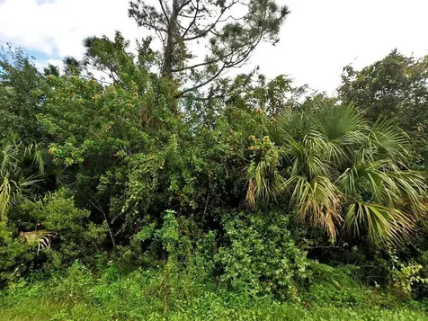 490 SW Dahled Avenue Port St Lucie FL 34953