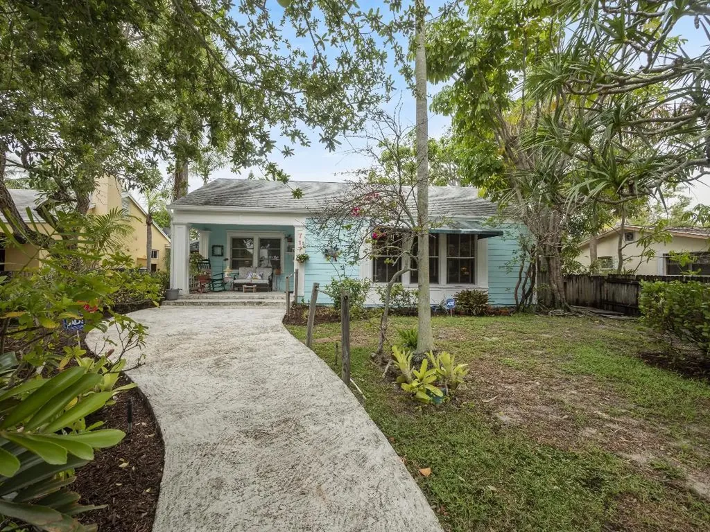717 S Palmway Lake Worth Beach FL 33460