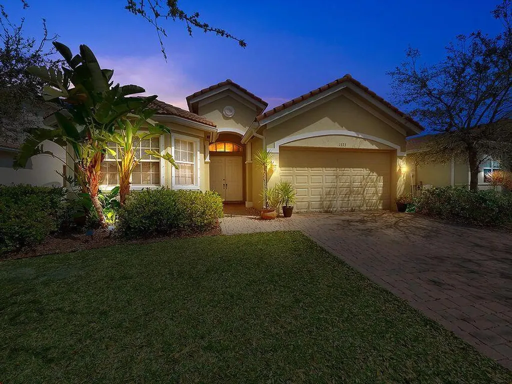 1373 NW Leonardo Circle Port St Lucie FL 34986