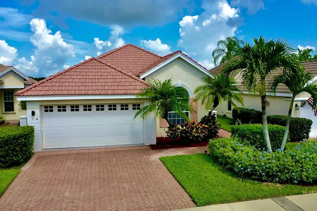704 SW Aruba Bay Port St Lucie FL 34986
